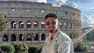 Vive en Italia hace dos años y llegó de sorpresa a visitar a su familia
