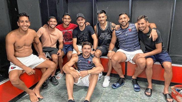 Christian Bernardi pasó a despedirse de sus compañeros y deja atrás Colón para sumarse a Fortaleza.