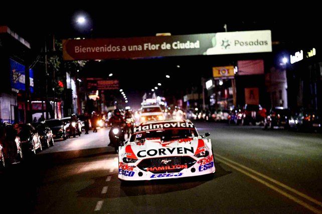 &nbsp;La ciudad de Posadas comenzó a vivir la fiesta del Turismo Carretera en sus calles.
