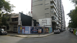 El terreno está enfrente al parque Urquiza