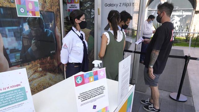 La solicitud del pasaporte sanitario ya se aplica para el ingreso al shopping Alto Rosario.