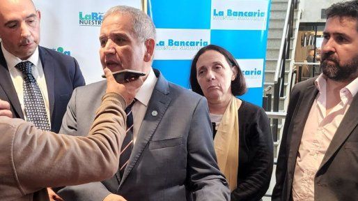El sueldo inicial de un bancario en agosto supera los $2,4 millones
