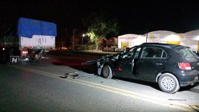 Ruta 12: destrozó su auto tras chocar de atrás a un camión