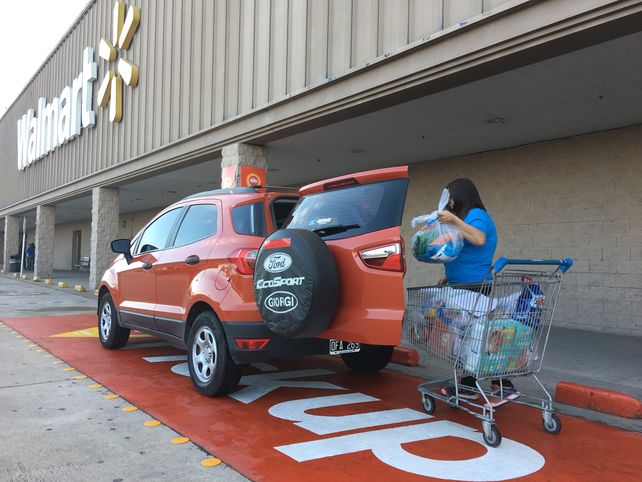 Walmart presenta su servicio de pick up en Santa Fe