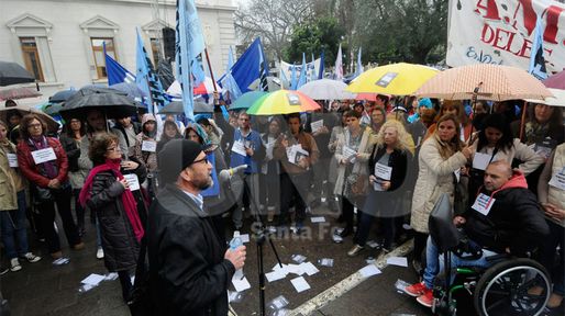 Los gremios santafesinos presionaron y el Senado congeló una posible reforma previsional