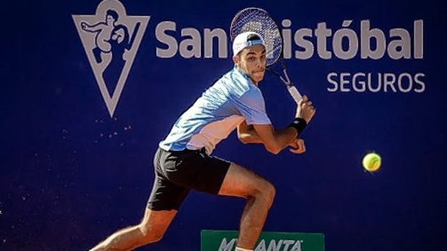 Francisco Cerúndolo es uno de los argentinos que quiere meterse en la final del Challenger de tenis de Chile. 