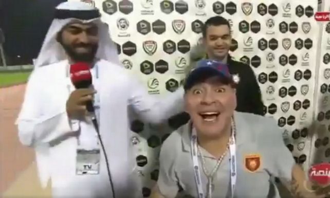 El festejo alocado de Maradona en Emiratos Árabes Unidos