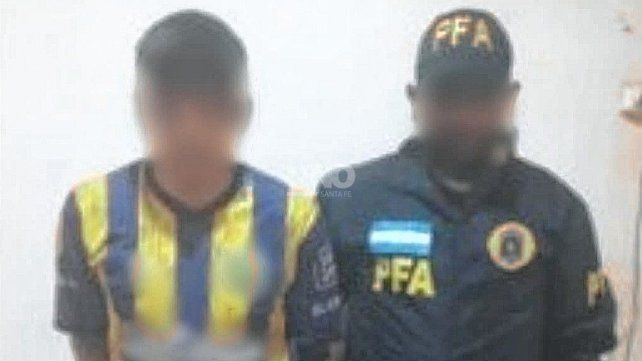 Uno de los 8 detenidos en Capitán Bermúdez durante el operativo “Los Orozcos” Uno de los 8 detenidos en Capitán Bermúdez durante el operativo “Los Orozcos”