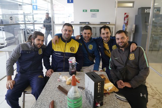 Los hinchas de Central le pusieron color a la autopista a Córdoba