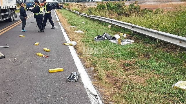 La camioneta quedó abandonada con marihuana en la ruta