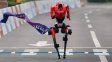 Hito tecnológico en Beijing: un robot humanoide superó el récord mundial de media maratón