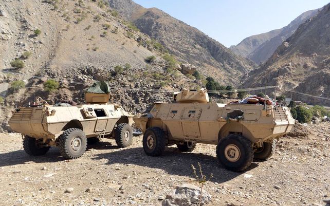 Vehículos blindados en el valle de Panjshir