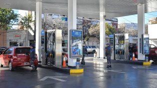 YPF ya aplica en la ciudad de Santa Fe su política de microprecios: después de 96 horas hay nuevos valores