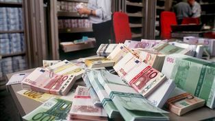 Suiza busca a los herederos de 41 millones de euros olvidados en los bancos