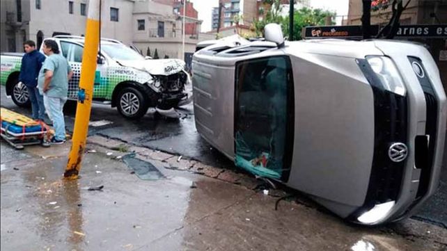 Volcó una camioneta en zona parque Urquiza