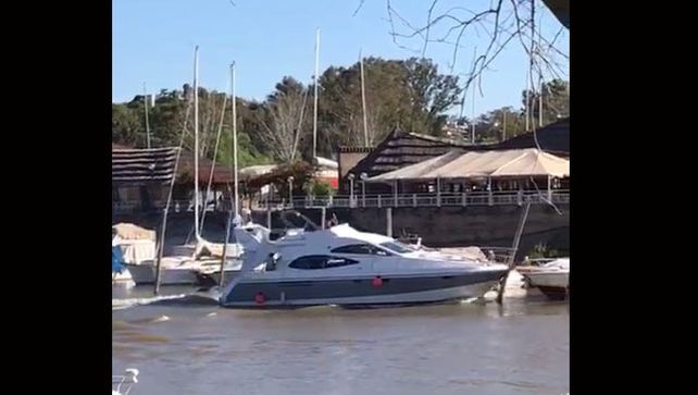 VIDEO: Un llamativo accidente en el Club Náutico con embarcaciones dañadas