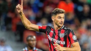 Lucas Alario no continuará en Bayer Leverkusen, que negocia su salida.