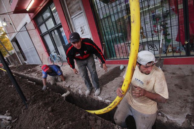 Gas natural: avanzó un 40 % la tercera etapa en barrio Los Angeles