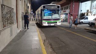 Paraná: murió el pasajero que se había caído al descender de un colectivo