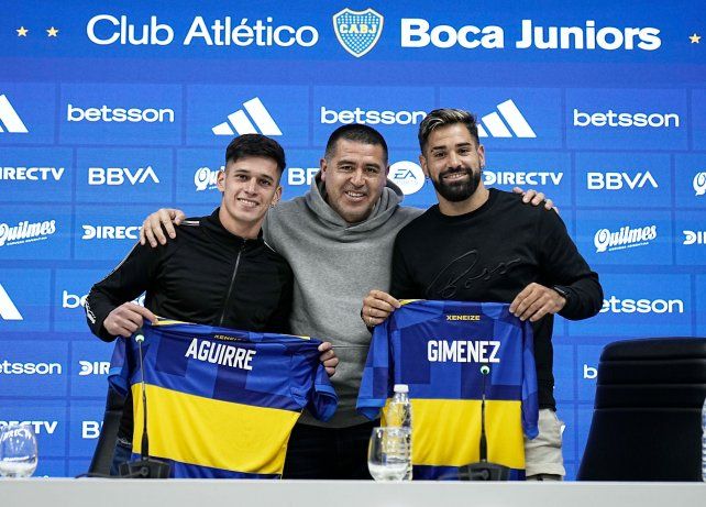 Riquelme&nbsp; junto a los refuerzos de Boca.