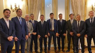 Los gobernadores que participaron del cónclave con los ministros Francos y Caputo.