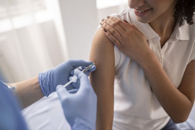 Chicos y chicas que estén en los padrones pueden vacunars contra el dengue en Rosario