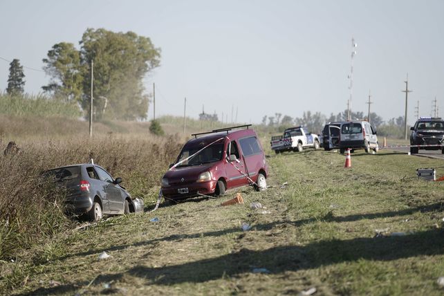 La emboscada terminó con los dos vehículos atacados sobre un zanjón a la vera de la ruta 14.