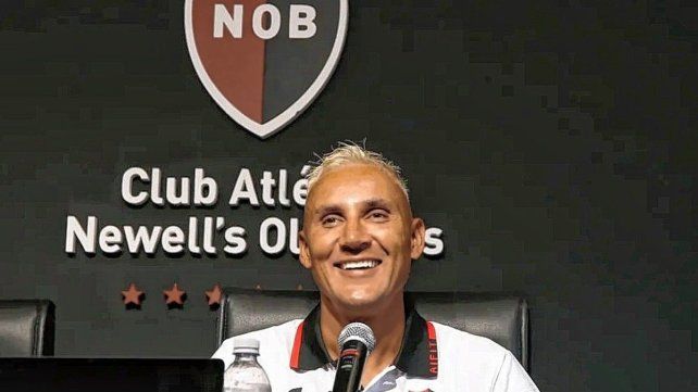 Navas habló de su charla con Messi durante su presentación oficial en Newells