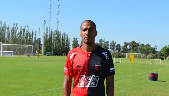 Diego Vera fue oficializado como nuevo refuerzo sabalero y en consecuencia estará a disposición del entrenador.