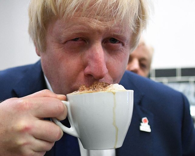 Boris Johnson está en su salsa y apuesta alto en el partido de póker con la UE.
