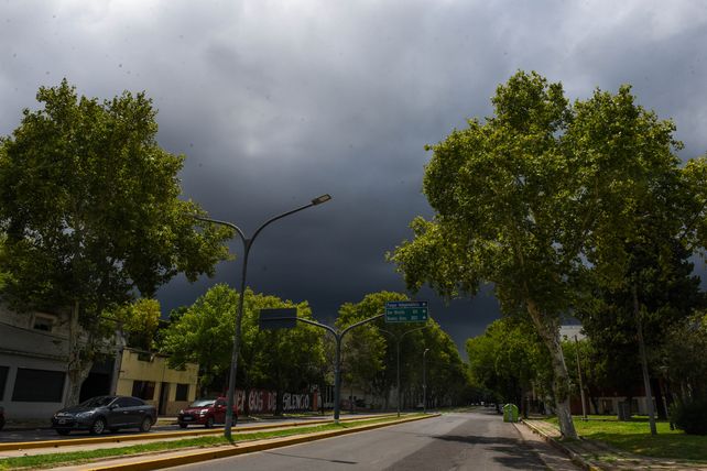 Alerta a corto plazo para Rosario y la región por tormentas fuertes