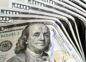El dólar blue rebotó: a cuánto cotizó en el cierre de la semana