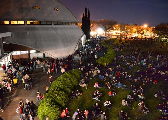 Numerosos vecinos se acercaron a ver el inusual espectáculo