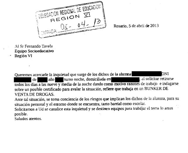 Una alumna pidió salir antes de clases porque trabaja en un búnker de drogas