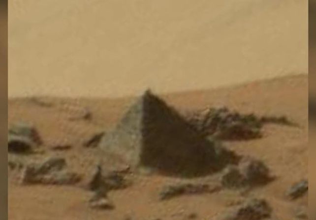 La polémica sobre la extraña «pirámide extraterrestre» que ha aparecido en Marte