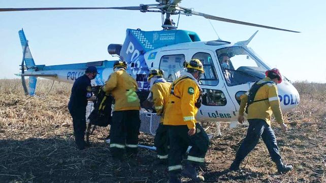 Los brigadistas se mantienen en la primera línea del combate contra los incendios.