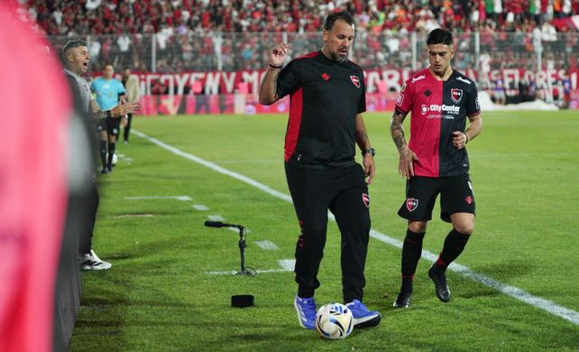 Cristian Fabbiani necesita obtener un buen resultado con Newells para conseguir algo de paz.