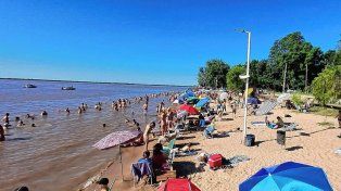 La de Villa Urquiza es una de las playas más concurridas este verano