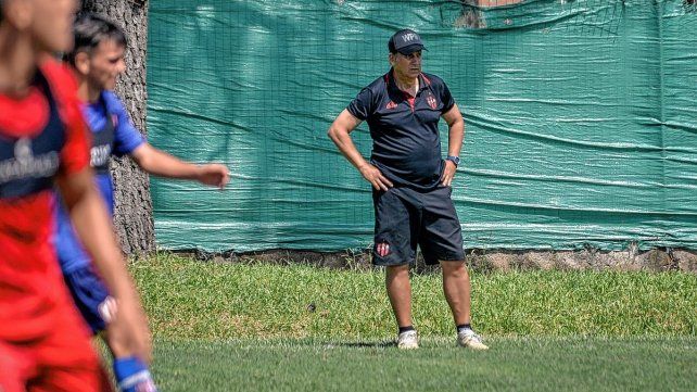 Walter Perazzo moverá piezas para enfrentar a Talleres.&nbsp;