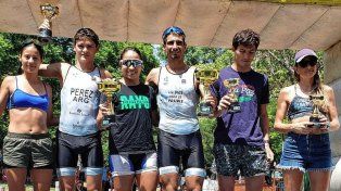 Los integrantes del podio en varones y damas del Triatlón Provincial.