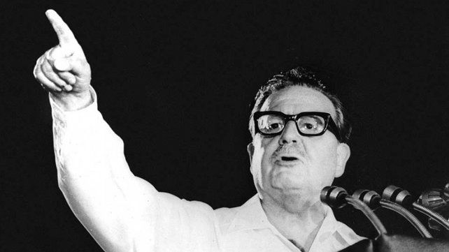 Peter Kornbluh trabaja desde hace más de cuatro décadas con documentos desclasificados que demuestran las acciones de Estados Unidos en el golpe de Chile