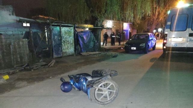 Matías Ezequiel Serrano tenía 29 años. Fue baleado sobre Manantiales al 3700 cuando circulaba en su moto. Recibió múltiples impactos.