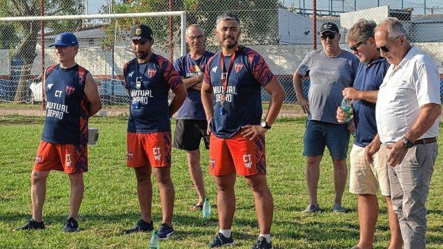 El Depro se quedó sin entrenador
