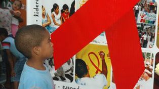 Seg&uacute;n informe de la ONU, baj&oacute; un 17 % el n&uacute;mero de infectados por sida en el mundo