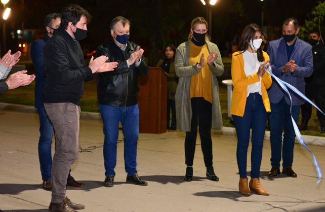 El senador provincial junto a la intendenta de la localidad de San Guillermo.
