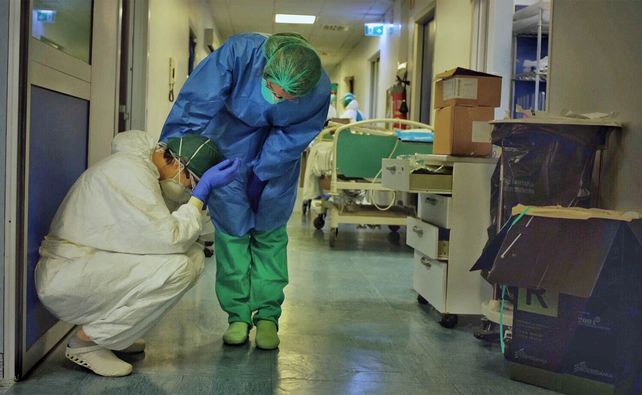 Profesionales de la salud bancan la campaña Botón Rojo: Los protocolos estrictos no existen