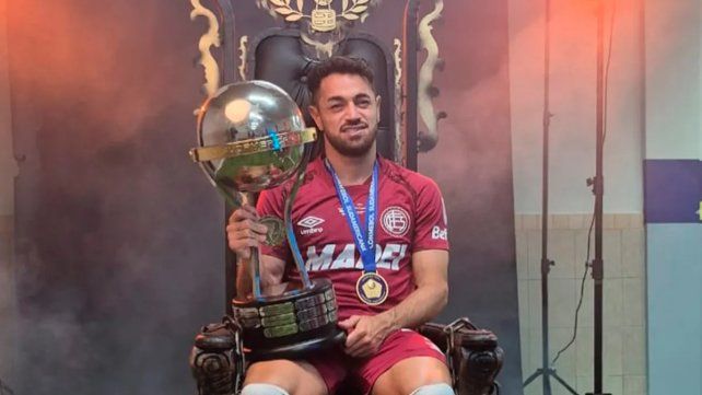 Lautaro Acosta cargó contra la dirigencia de Lanús tras retirarse