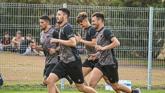Sergio Rondina hizo fútbol en Colón con varios cambios en el once titular.