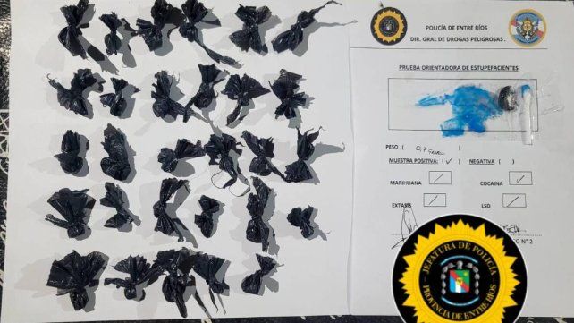 Desmantelan un kiosco de droga en Paraná: un adolescente habría intentado quemar evidencia