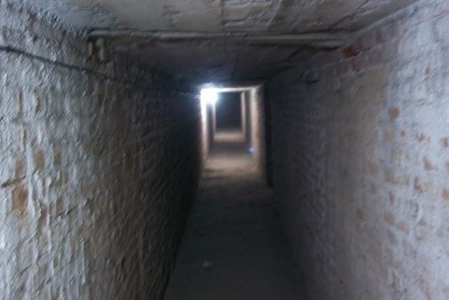 Túnel central ubicado debajo de la Sala Garay.